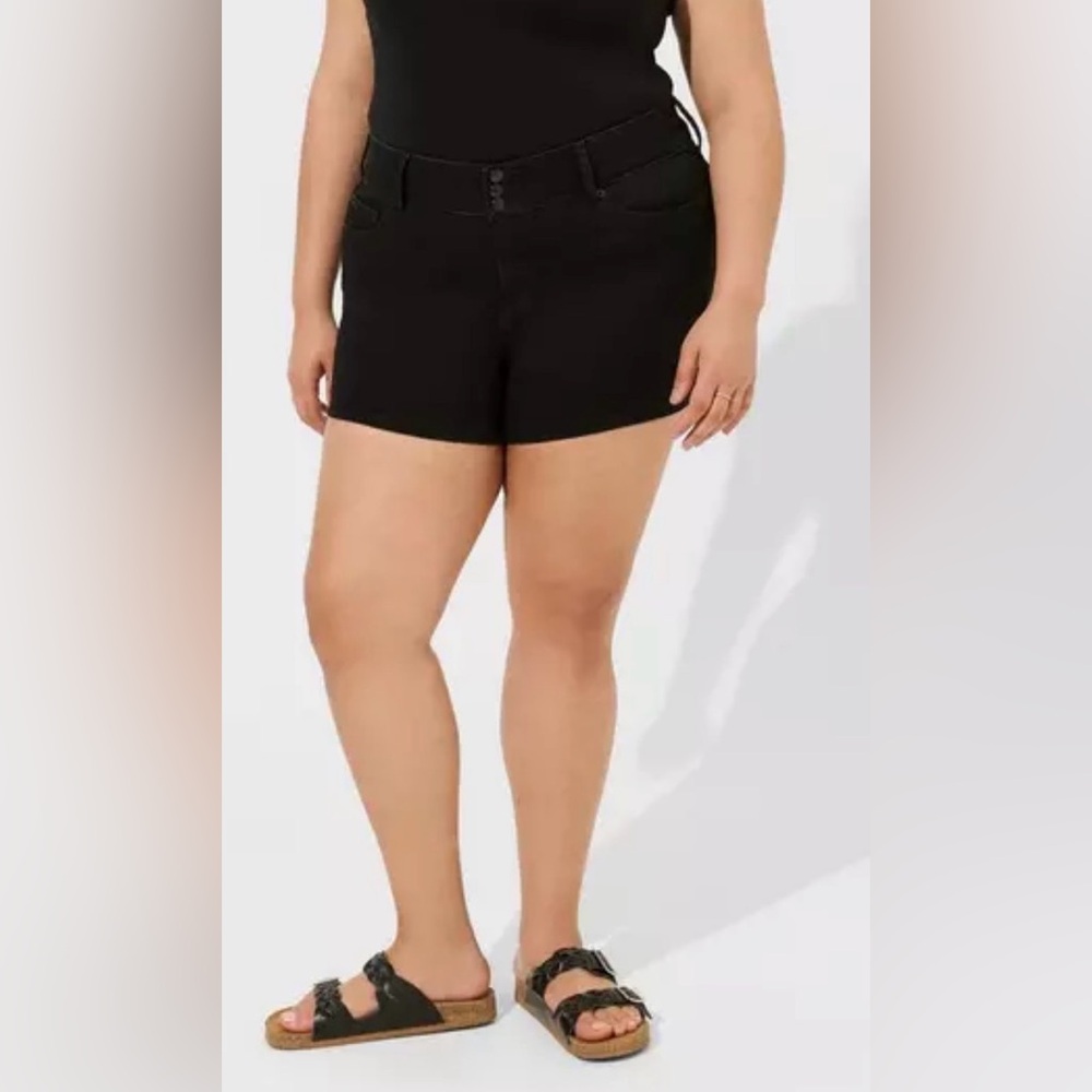 Torrid 3.5” Jegging Super Soft High Rise Short NWT
